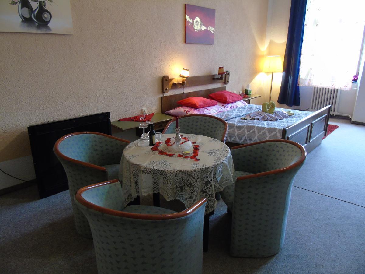 Gl Hotel Trutnov Kültér fotó