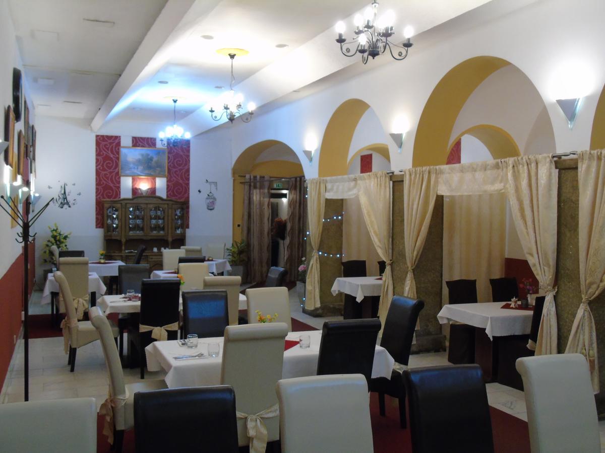 Gl Hotel Trutnov Kültér fotó