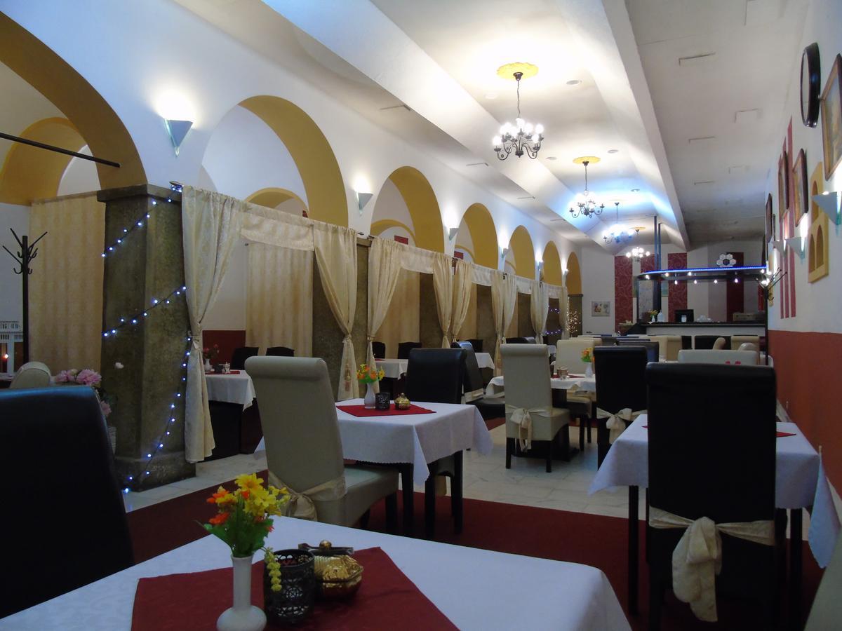 Gl Hotel Trutnov Kültér fotó
