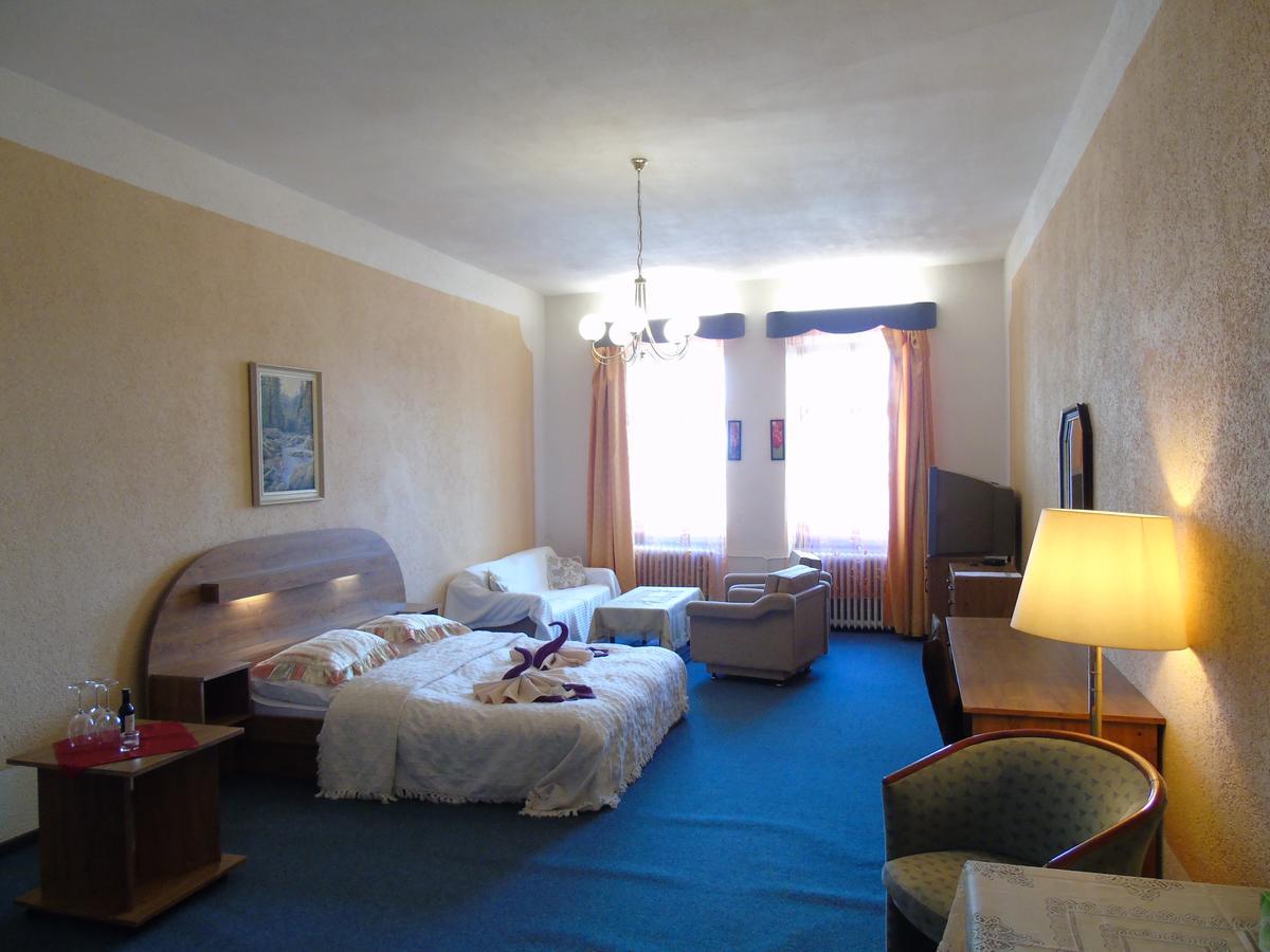 Gl Hotel Trutnov Kültér fotó