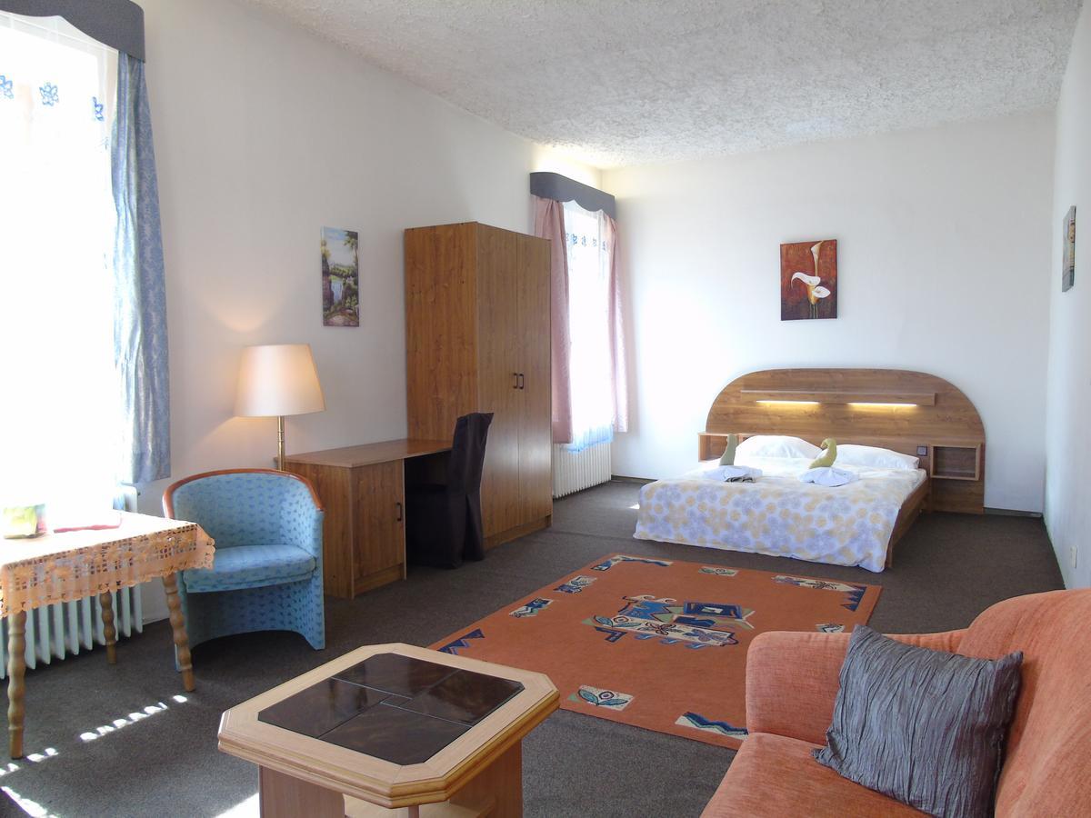 Gl Hotel Trutnov Kültér fotó