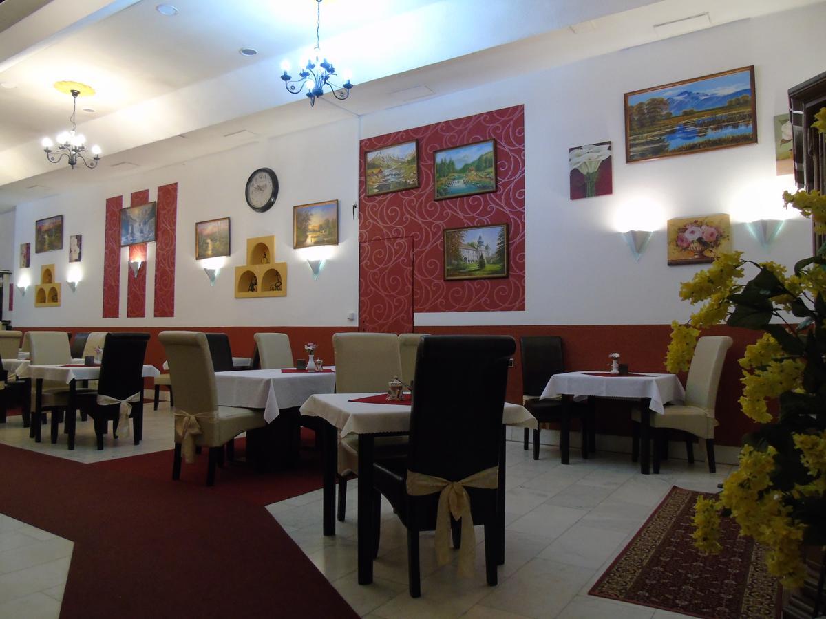 Gl Hotel Trutnov Kültér fotó