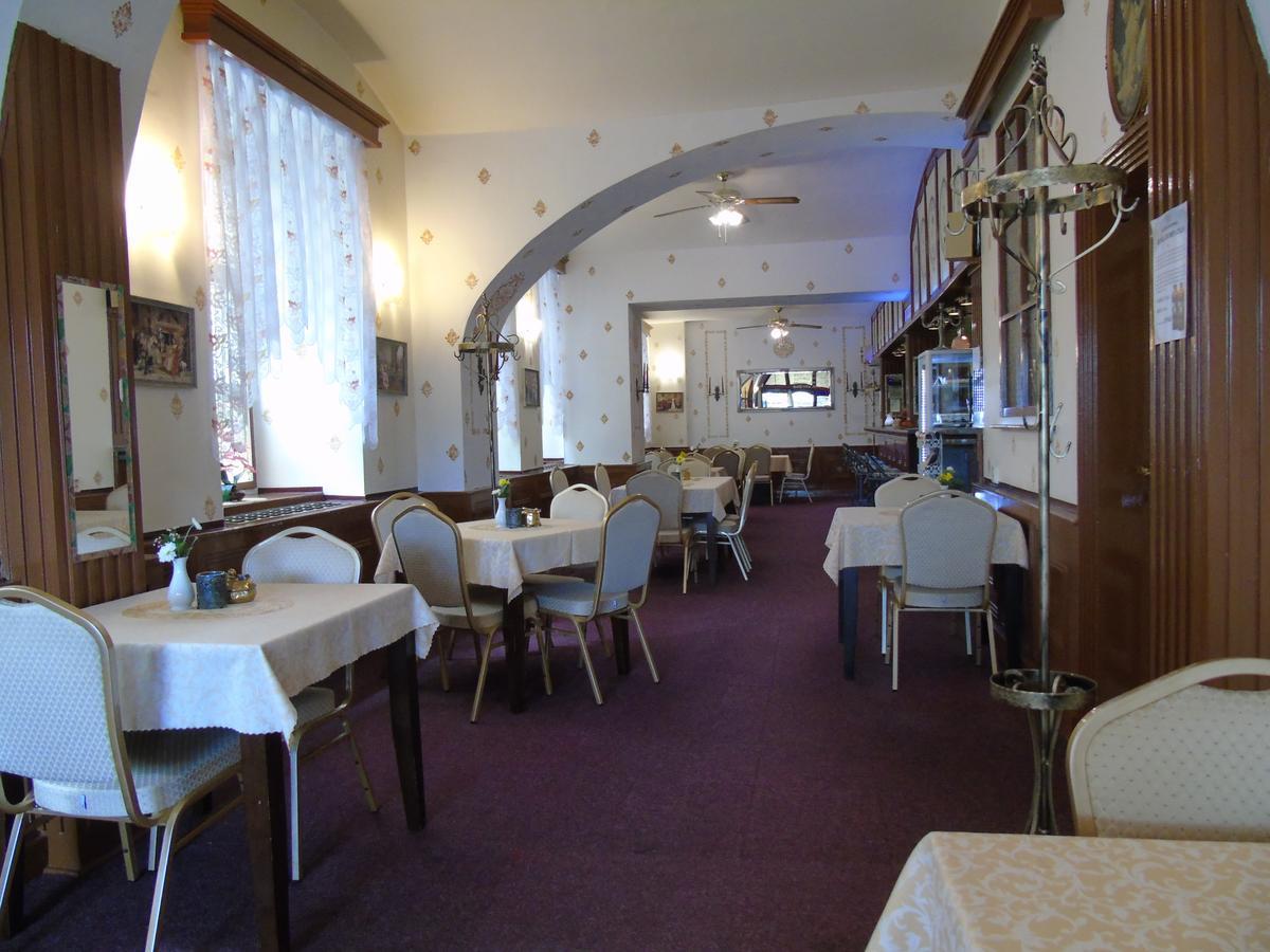 Gl Hotel Trutnov Kültér fotó
