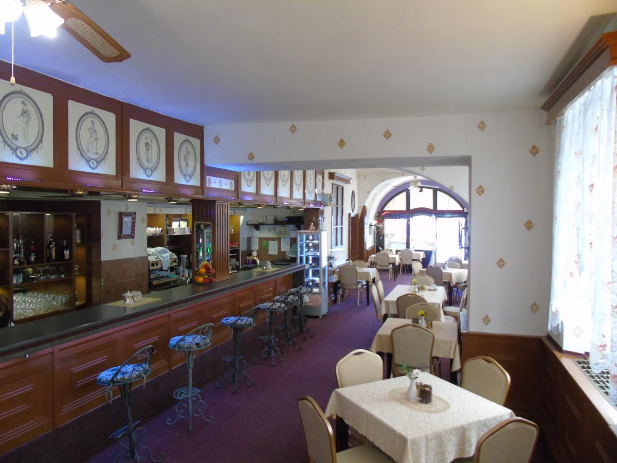 Gl Hotel Trutnov Kültér fotó