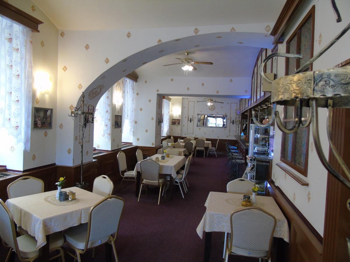 Gl Hotel Trutnov Kültér fotó